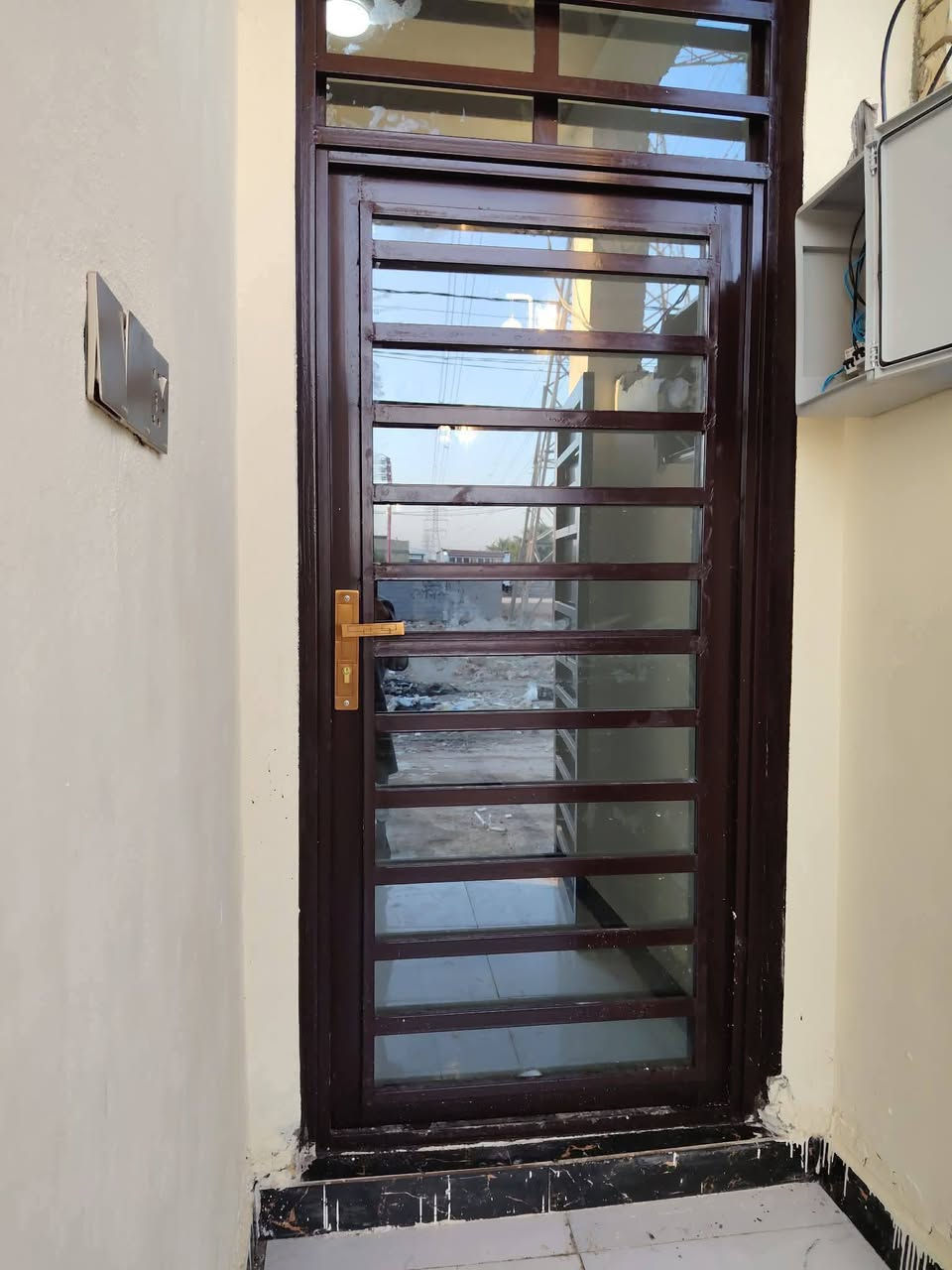 طابو زراعي تنازل بسم المشتري 

للبيع دار سكنيه بمساحه 50 متر

النجف الاشرف

بسعر 25 مليون بس مع المجال 

⛔#نرجو_القراءة_بلكامل_للتحقق⛔

1️⃣بعد عن الشارع العام 150 متر ↖️

 

بناء جديد وجاهز للسكن مال جناي 

2️⃣مواد البناء طابوك نهروان 🧱+صب مركزي +ارضيه بورسلين ثقيل 

3️⃣تتكون من 1 غرف +صاله +مطبخ

صحيات 1

4️⃣موقع ↖️شارع الحولي  (شارع الصب مقابل ملحق قريه الغدير) 

5️⃣مميزاته شارع بعرض 13m  ماء+كهرباء +مدارس +سوق

تتوفر كافه المساحات والسعار والمواقع طابو زراعي سند 25

فقط عليك الاتصال على الرقم او واتساب

***********

***********  الخط مفتوح 24 ساعه
