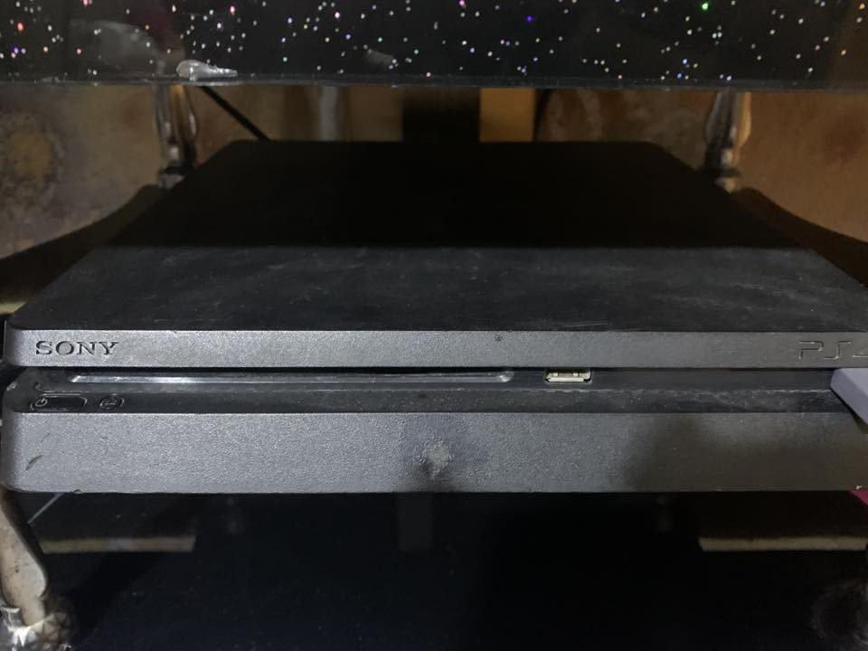 السلام عليكم
بلي 4 سلم مهكر مهكر 

افضل تهكير 6.72 

اقدم وافضل تهكير 

نص تيرا 500 

يحتوي على جوستك عدد 2 

اصلي وتجاري 

جهاز لوك ستيكر غير مفتوح ولا داخل صيانه 

يحتوي على 5 العاب 

بيس 2026 

سبايدر مان مايلز عربيه 

دلايفر 

رد ديد 2 عربيه 

انشارتد 4 عربيه 

وبعد بي مجال تنزل العاب 

غراض كلهه كامله 

كارتون موجود 

بس شد والعب 

السعر 290 الف 

بغداد مدينة آلصدر 

توصيل ماكو اسف


**إذا كنت صاحب هذا الإعلان وتريد حذفه لأي سبب، رجاءا أرسل رسالة إلى الدعم الفني**