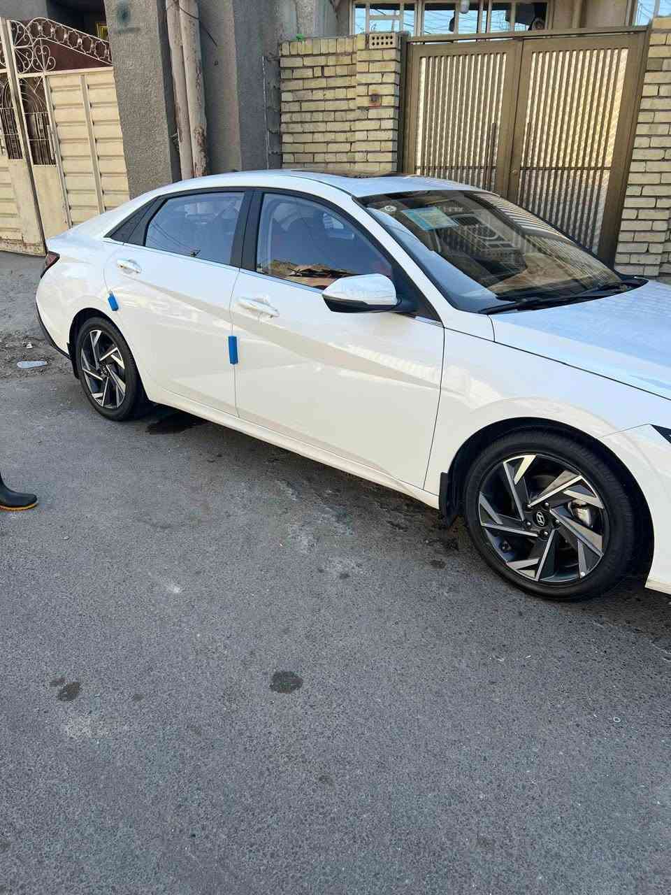 السلام عليكم
النترا موديل 24 رقم شمالي كامل المواصفات 
السعر 130$
مكاني بغداد ***********
