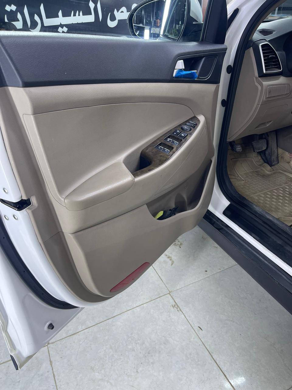 سيارة توكسان مديل 2019 للبيع
مواصفات السيارة لون ابيض

2كشنات كهربائي جلد
3عدسات لايت لكزز
4 مري شفط +اشاير بلمري
5 سيارة كوري
6 تحكم استيرن جهتين
7شحن واير لينس 
السعر 189
سنويه بسمي
ماشيه 110 الف
الاتصال واتساب فقط
***********
