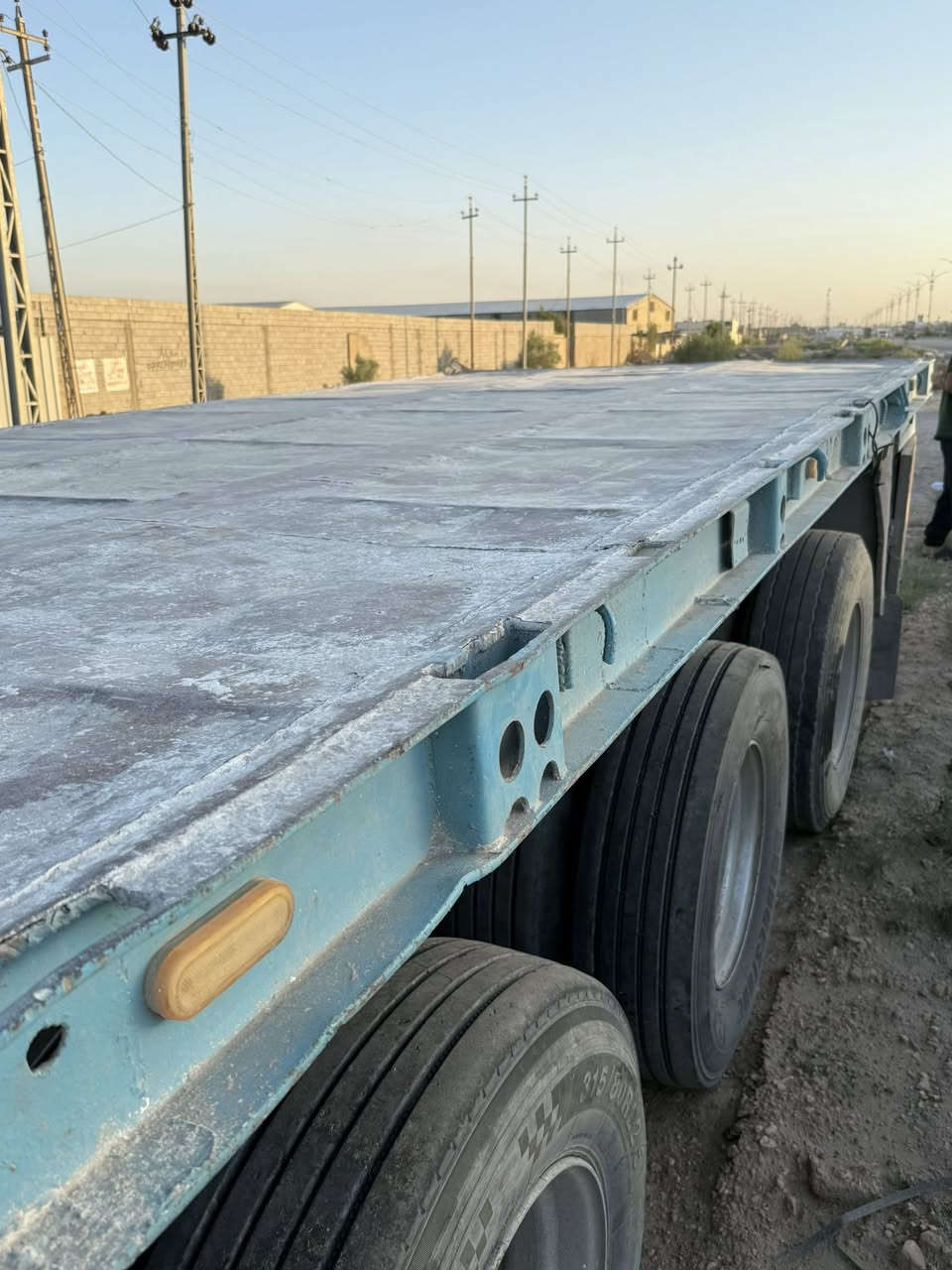 عربانه حداديه طول 12/60تخم تاير تخم بنزات عربانه كامله كبل اشغل السعر 65 وبيها مجال ***********
