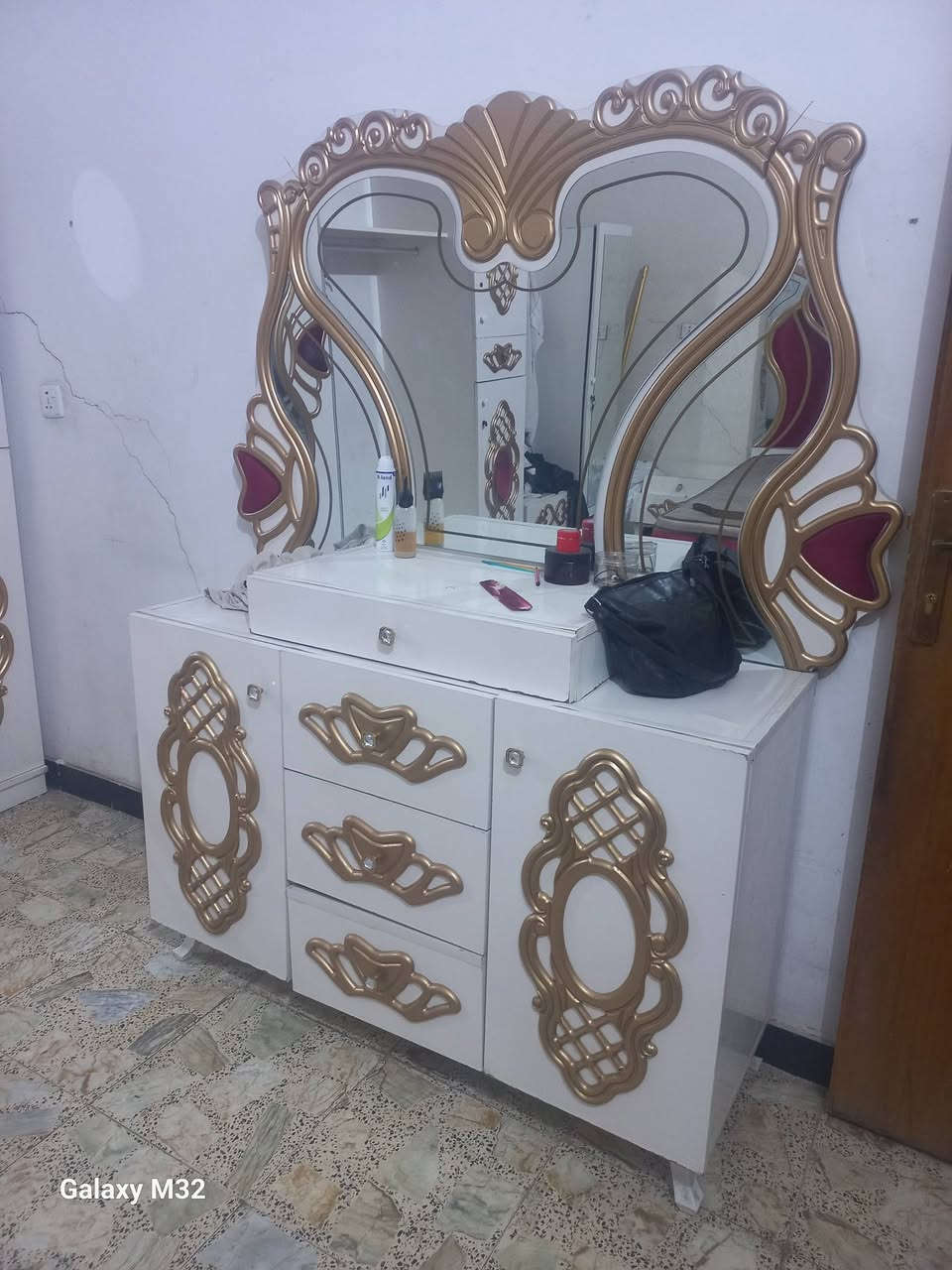 *********** وتساب نظافه ٩٠ب١٠٠
عدد قطع ٨ مكاني مدينه الصدر دسيم
