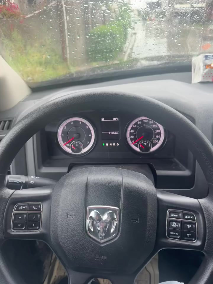 رايد مراوس عندي رام 23 ما مرقم كلاسك مكينة 3600 
ضرر 3 قطع وماعندي صور غير بس ذني عارضها 190 اكو بالسوك ب4 شدات واكو ب30 ورقة  مراوس او بيع السيارة ماشية 21 الف كيلو مو ميل كيلو  للاستفسار واتساب او اتصال 
***********
