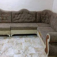 تخم قنفات للبيع سته قطع شكل حرف L بحاله جيده فقط كرسي بي عيب بسيط .. ر...