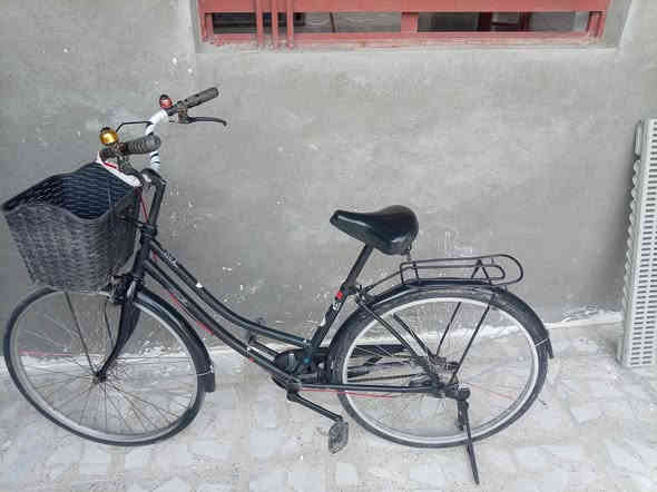 سلام عليكم بايسكل حجم 26بناتي بايسكل نضيف 
بكاني بغداد حي اور
السعر75وبي مجال 
***********
