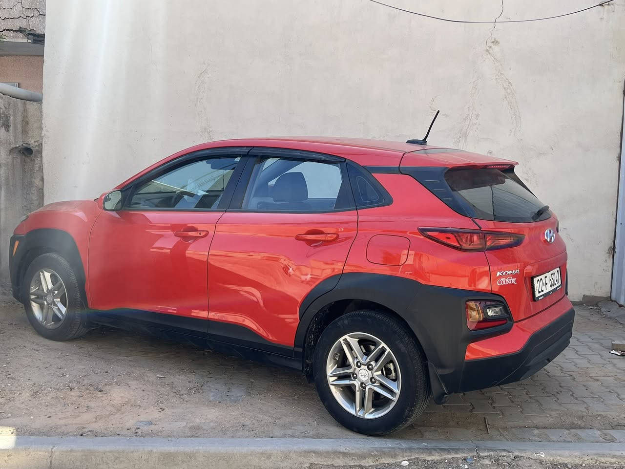 السلام عليكم
للبيع هونداوي كونا موديل ٢٠١٩ وارد امريكي 
محرك ٢٠٠٠ دوش  كير اي تي 
شاشة كبيرة وشاشة اعطال 
توقف ذاتي 
مانع انزلاق 
نظام قيادة سبورت وعادي 
ماشيه ٩٥ mi
بيها جراد بالبيبان اثين
حادثها بنيد وجاملغ حادثها مو قوي وموجدة صور الحادث 
سيارة محركها  وكير وحدادية وتبريد كل نقص ما بيها 
السعر ١١٧ مكان السيارة بغداد الزعفرانية 
تليفون ***********
