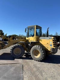 كوماتسو WA100 • مستورد يابان • قرب مرور الحسنيه بغداد