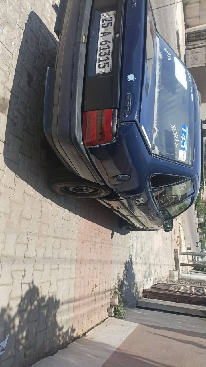 السلام عليكم أوبل فيكترا موديل 92 محرك 16 محرك كير جديد بطاقه بنزين سنويه جديد ***********
