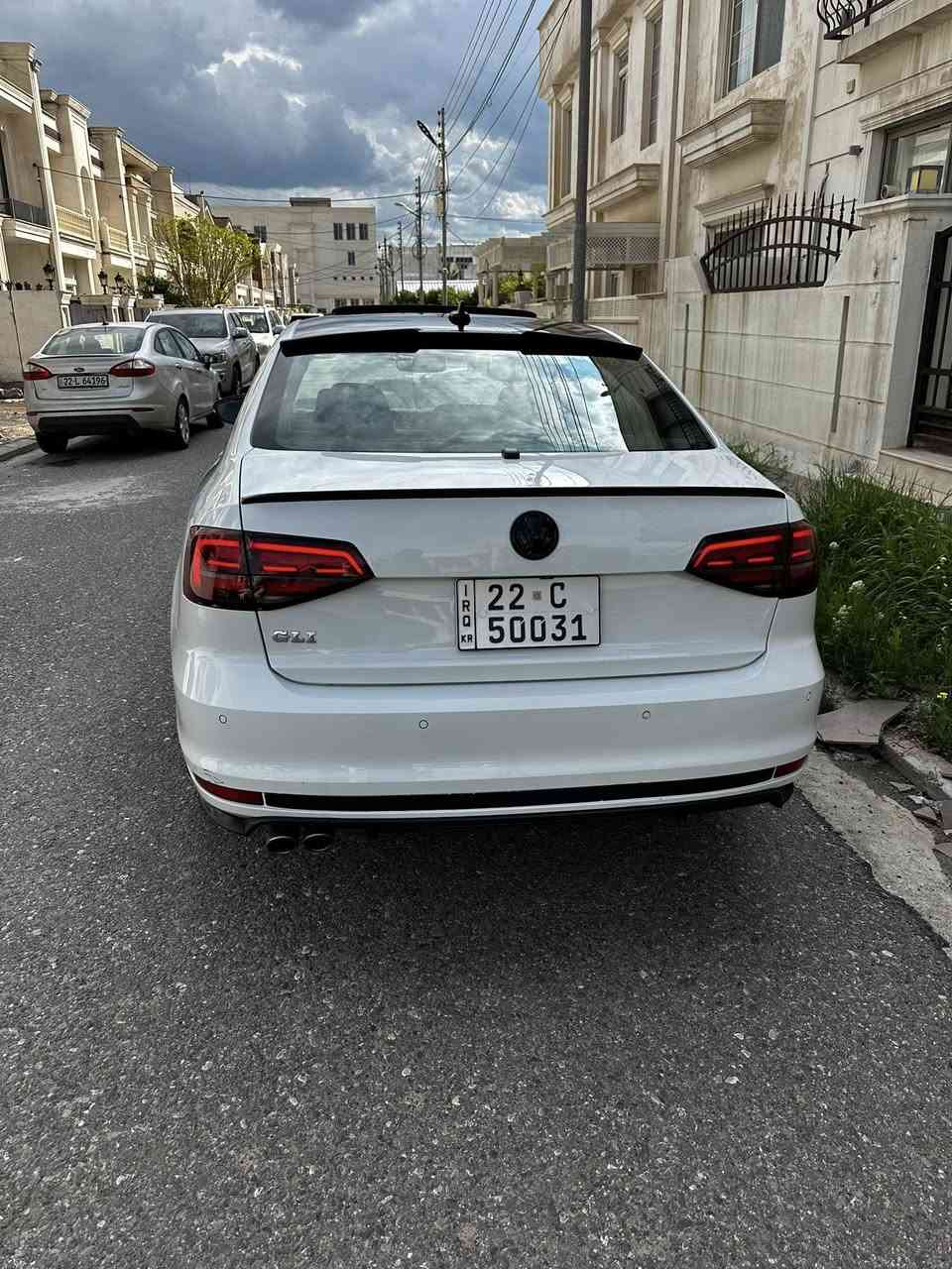 السلام عليكم جيتا GLI 2017 فول فول مواصفات فقط گير عادي محرك 18 توربو گير ومحرك بشرط السيارة جاهزه نقص برغي مابيهه صبغ بيهه قطعتيين صبغ و2 كلير تخم تاير جديد واتربم جديد باتري جديد صدرهه كله جديد السيارة بسمي مكاني اربيل ***********  السعر 125 وبيهه مجال
