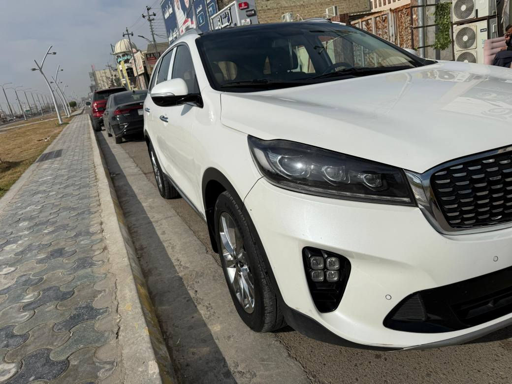 سورنتو خليجي كفاله من الصبغ قطره مابيها فول مواصفات 1/1 ممشاها ١٤٠٢٣٤ استخدام شخصي رقم أربيل باسمي تحول مباشر مجال بسيط *********** تصال او واتس السياره جديده حيييل بغداد, العراق
