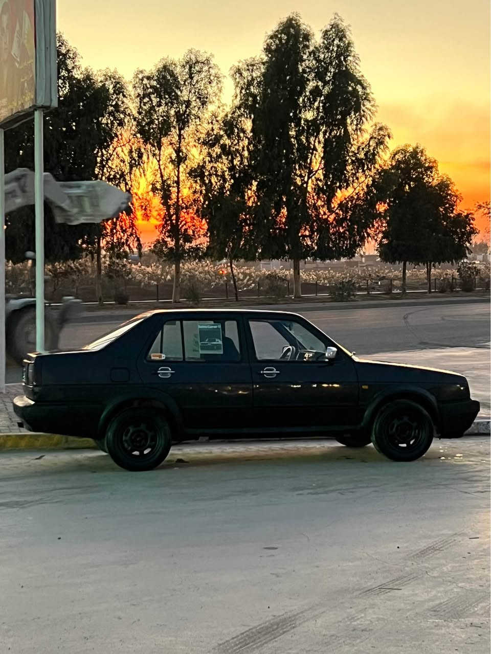 جيتا موديل ١٩٩١ رقم كركوك كير عادى سلايد داخل السيارة كلش حلوة  سياره صبغ بلادي بس بوند صبغ بون ضرر كير محرك صدر خلفي كهربائى كله بشرط تاير باترى جديد دفتر بنزين موجود 
سعر ٣٣ مراوسه حسب قناعة 
عنوان كركوك شوراو 
***********
واتس *********** كركوك, العراق
