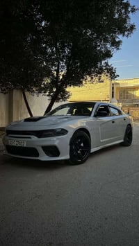 السعر جدا مناسب ١٤٧ لبيع او مراوس ب اقل چارجر 2017 R/T  رقم بغداد جديد...