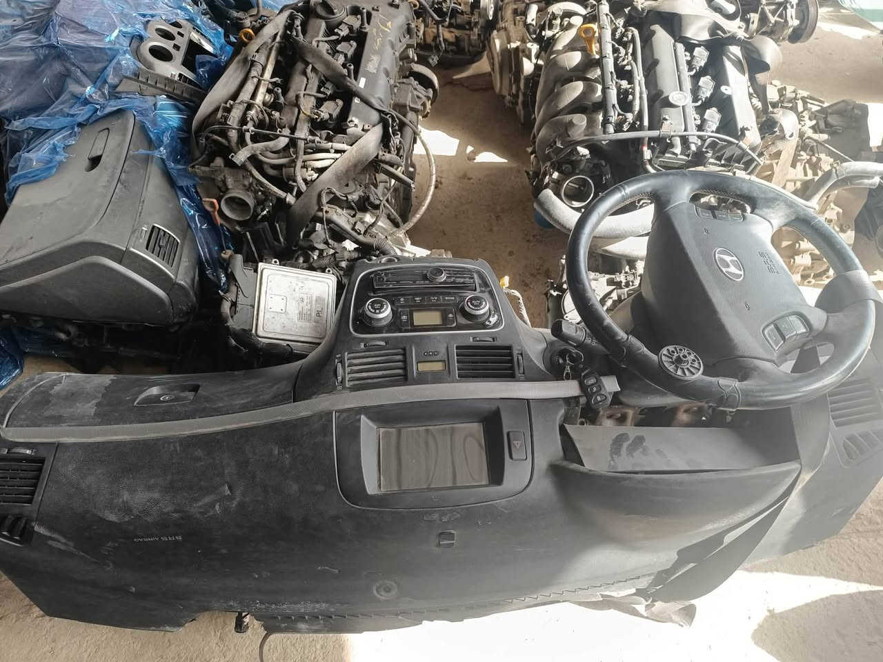 أدوات السيارات الكوري دشبول سوناتا 2007 او2008 دشبول اوبيتما 2009او 2010 وربع توجد جميع انواع الادوات سوناتا اوبتيما ارباع دعاميه كير مكينه لايت بك لايت باب بنيد كلشي متوفر خابرني وبخدمتك ***********
