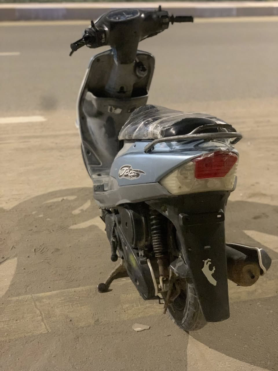 دراجه ماكس منغولي
سمائي 
كهربائيات كله شغاله سلف هندر اشاير عالي ناصي هورن 
مكينه ناعمه ومامفتوحه شرط الفحص بلاد 
مكاني ناصريه مركز 
سعره ٦٥٠
***********
