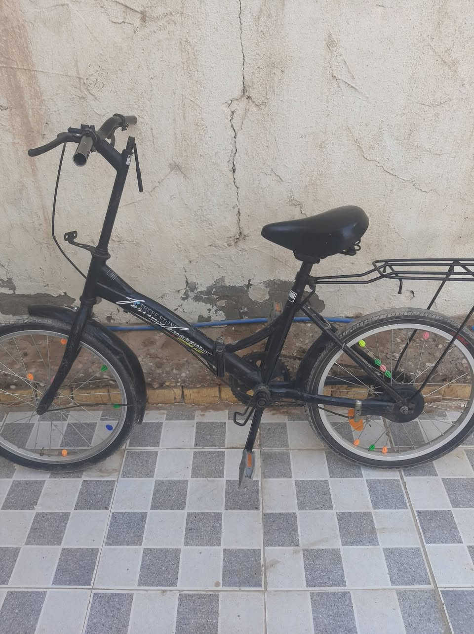 بايسكل للبيع 
حجم ٢٠
***********
