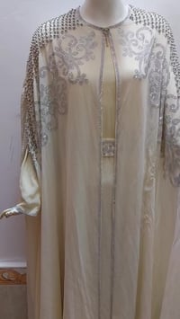 قفطان اوف وايت • قياس 50 يلبس 48 • توصيل لجميع المحافظات