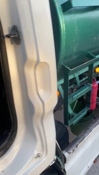 شاحنة • للبيع