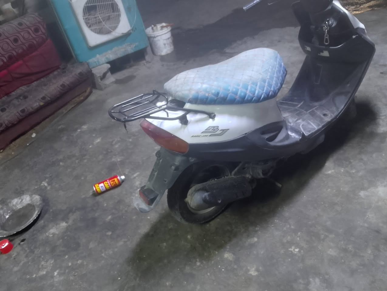 السلام عليكم دراجه بيجي ستين كامل مكمل دراجه كهربايات كلها شغاله سلف كهريايات كلها شغاله مكينه خرسه نكره مامتواجد على الفيس هذا رقم تليفوني الي يريدها  يخابر ***********
