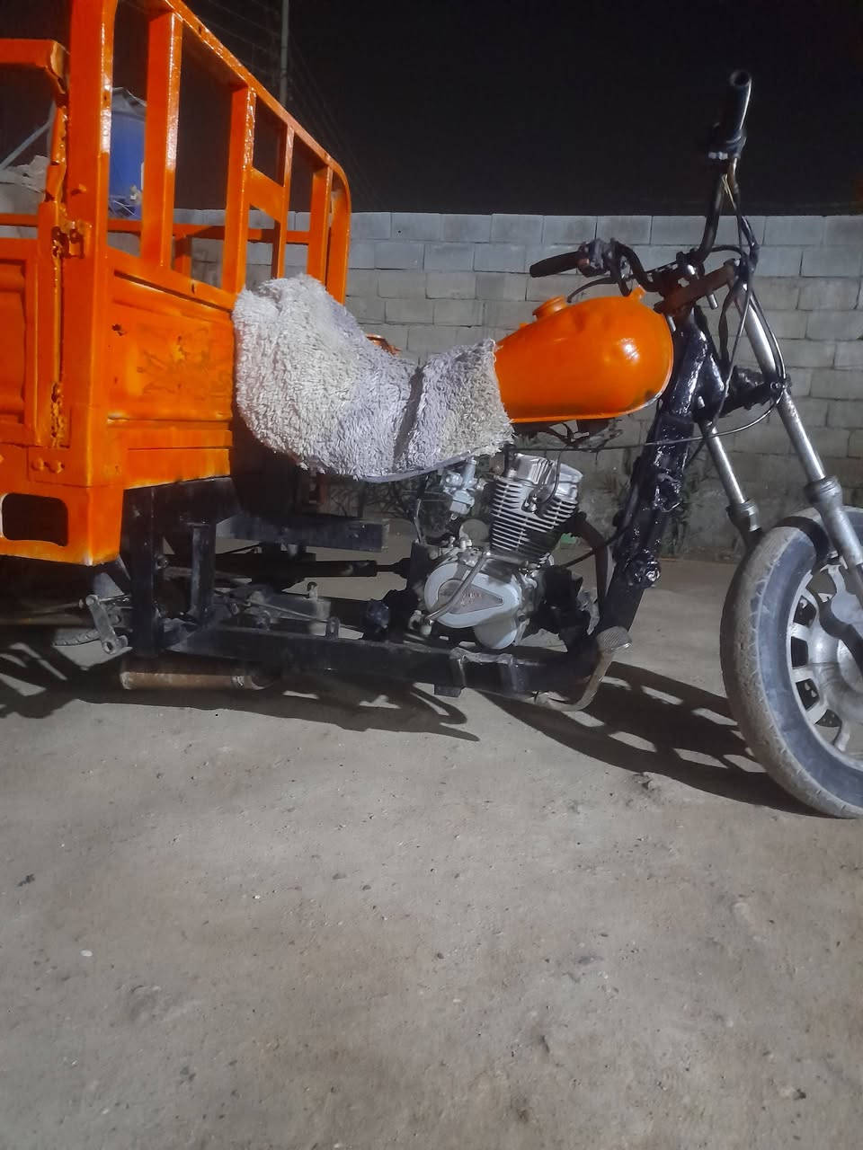 ستوته دوات مكفوله
المكان خور الزبير 
مكينه مفتوحه
سعر600وبيه مجال
***********
