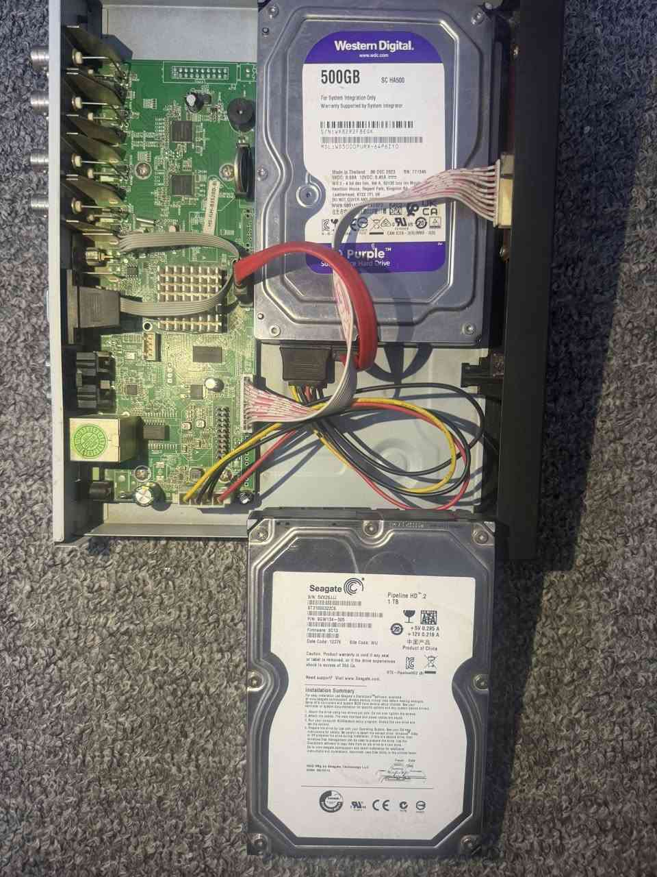 يالله سلام عليكم DVR للبيع 8 جنل دقه 1080  ويا هارد 1تيرا وهارد 500GB اخو جديد  اعلى سعر ابيع  مكاني بغداد تقاطع درويش رقمي ***********

