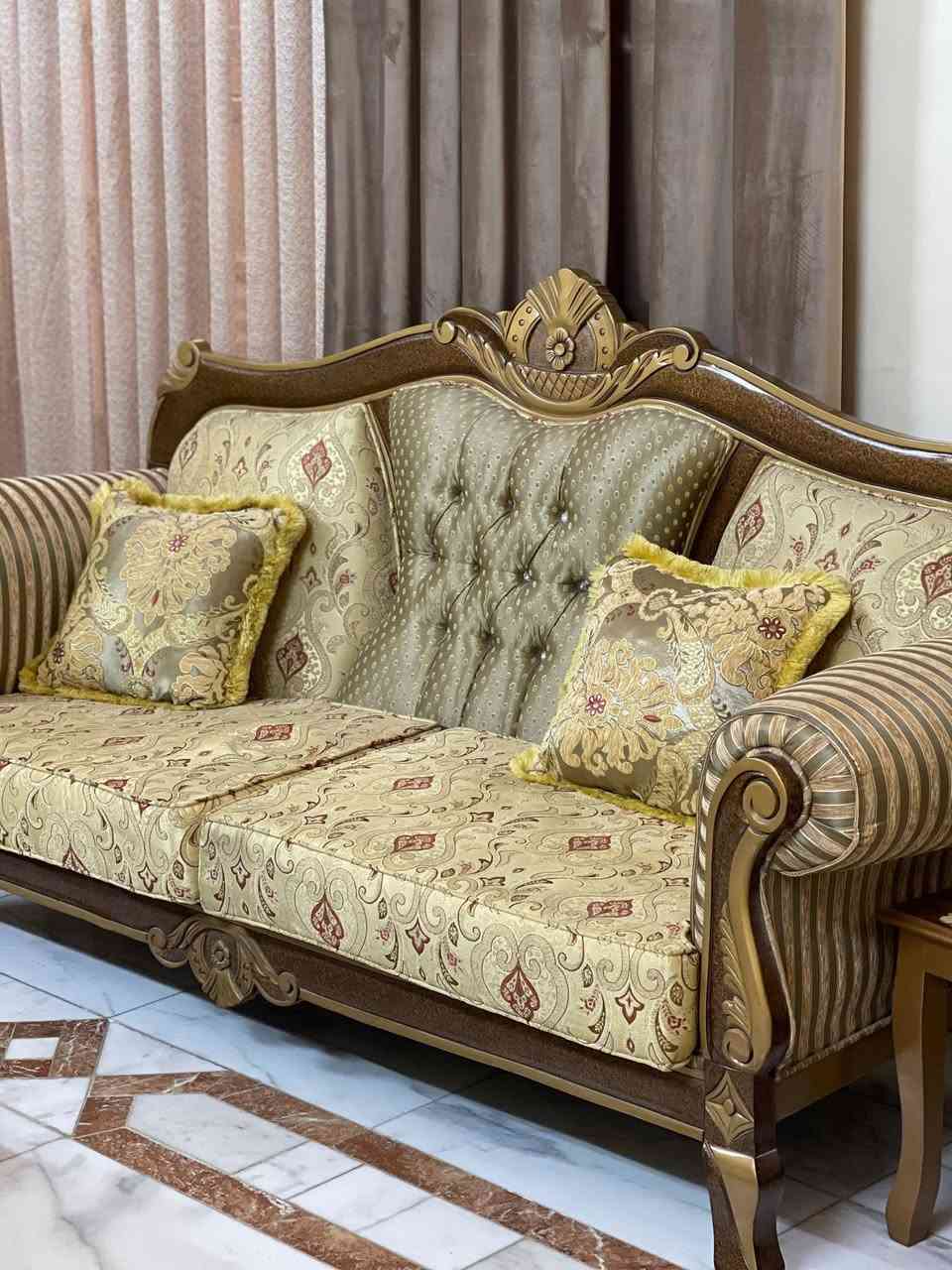 تخم ملكي اخو الجديد تركي  عشر مقاعد قنفتين كبار واربع كراسي اكتب التعليق واني ادخل الك خاص لان الخاص مسدود


**إذا كنت صاحب هذا الإعلان وتريد حذفه لأي سبب، رجاءا أرسل رسالة إلى الدعم الفني**