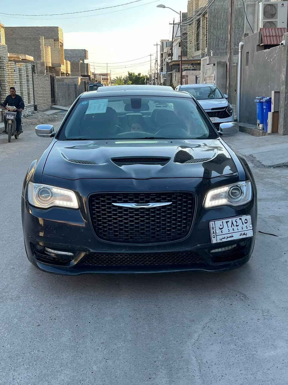 كرايسلر اوباما 300C ب١٧٨ ورقه وبيهه مجال

حادثة بس بنيد وجاملغ واحد فقط.

بيه كلير من الجهه اليمنه من امريكا بدون حادث فقط كلير وجيلاتين

الموديل :2017 
المحرك : V6 . 3.6L 

المواصفات :
* پانوراما .  
* ويل قياس 18 نجمه خسفه قويه وتخم تاير شاده قبل اسبوع. 
* شاشه كبيرة
*كراسي جلد .  
* مقاعد أمامية كهربائية عدد 2 . 
* ذاكرة لحفظ وضعيات الجلوس (ميموري) . 
* مقاعد أمامية تدفئة وتبريد
*مقاعد خلفيه تدفئه
*برده خلفيه كهرباء
* تشغيل عن بعد . 
* ستيرن كهربائي . 
* تدفئة ستيرن . 
* محدد سرعة . 
* تلفون بلوتوث . 
* كاميرا خلفية .
* مرايا متحسسة للاضاءة العالية .
* دخول ذكي (بصمة) .
* بنيد محدث SRT 
 
بغداد باسمي تحويل مباشر  

مكان السيارة كرادة الصبح او فلوجة بلليل
 
تفاصيل اكثر ***********
