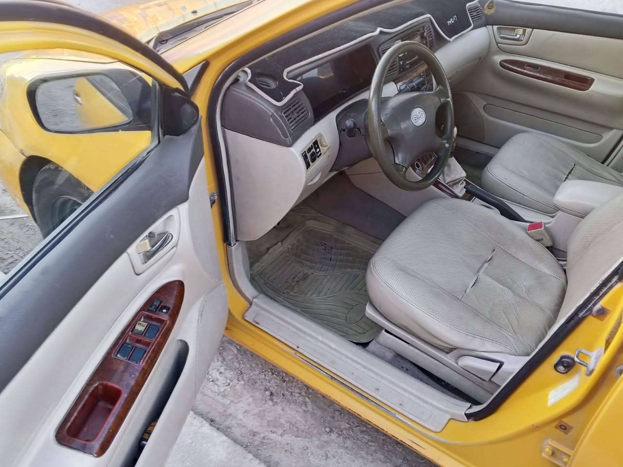 بيوايدي للبيع مديل 2011 رقم بغداد بسمي مكينه كير جدد مصبوغه حزام اثر جراد صدر خلفي امامي جديد العنوان بغداد العبيدي السعر 38 وبيها مجال ***********
