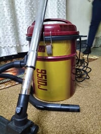 مكنسة كهربائية • صفيّة ماي • شغالة