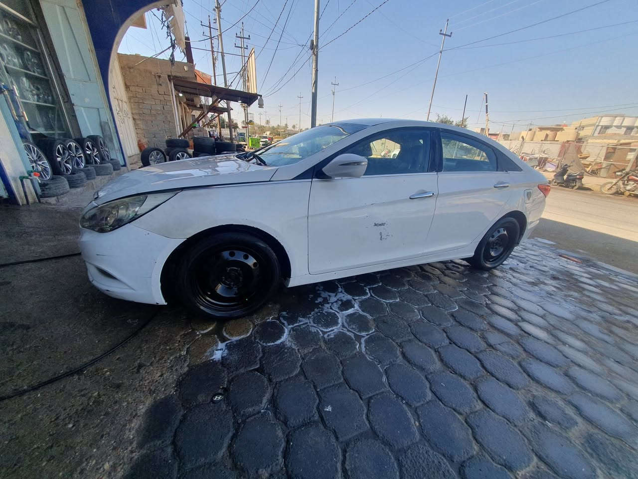 السلام عليكم سوناته ٢٠١٢ سيارة متچايه صبغ عام السعر ٧٥وبيها مجال گير ومكينه وتبريد كفالة للاستفسار على هذا الرقم(***********)
