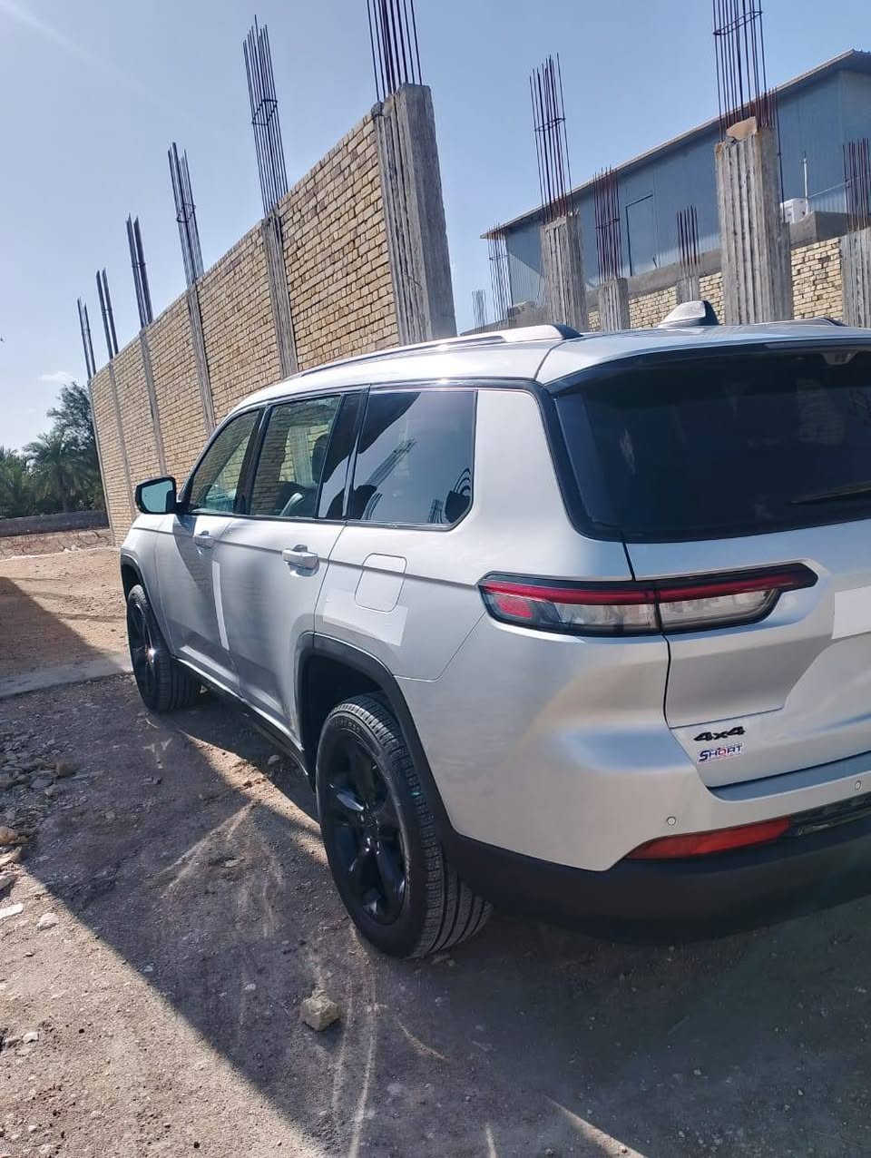 Jeep 
مۆدێل ٢٠٢٤
جيب كراند شيروكي موصفات فيايفي ليميتد بلاس انديفيجوال استيراد خاص وارد امريكي حادثه باب وشويه من الدوسه ماشه 7 تلاف  
بيلادي  و مرايه داخليه كاميرا و ٣٦٠ درجه كاميرات و رادارات كراسي جلد و تدفئة و تبريد وخزن ميموري وارليس جارج 
وارد امريكي حادث باب مبدل اصلي ومصبوغ فول الخير ومعروفه مواصفات طلب خاص لمتد بلاس السعر320 وبي مجال بصيط المكان ناصريه سوك الشيوخ  *********** رقمي الثاني *********** داخله كتاب شهداء ذي قار بسمنه
