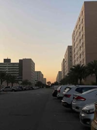 شقه للبيع 120متر فارغه واصل منه 60 مليون لا شهر مطلوبه شرقي عماره مفتو...