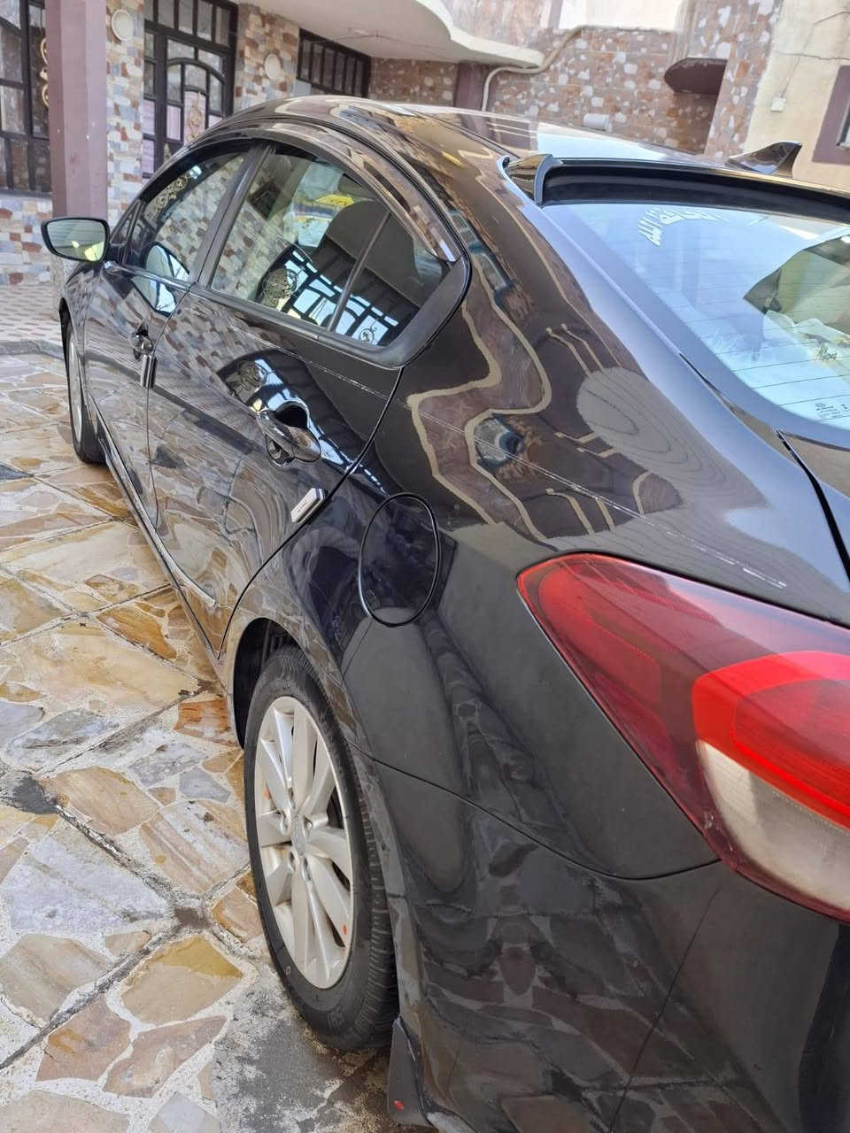 سلام عليكم عندي فورتي للبيع موديل 2017 رقم اربيل جديد محرك 2000 السياره ليبل واحد بيهه صبغ جاملغ وبنيد بدون دواخل ماشيه 88 حقيقي تخم تاير جديد صدر جديد جاهزه مابيه اي نقص السعر 114 وبيهه مجال قليل مكان السياره بغداد العامريه ***********
