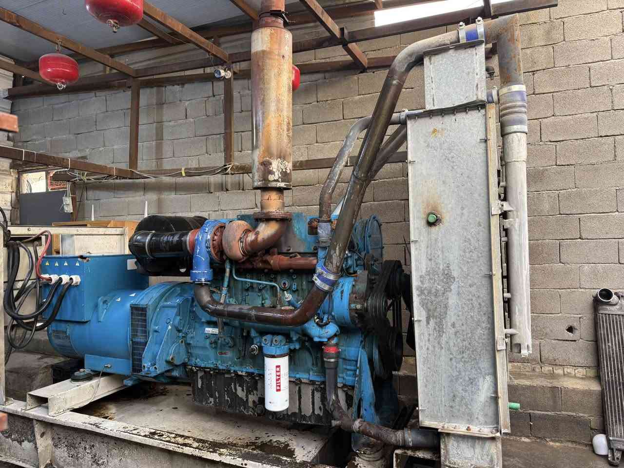 السلام عليكم للبيع بيركنز  2300 توليد 350بلادي لاصرف ولا بخار كور بلادي مولده مفتوحه قبل 5. اشهرسعر 130 $بيه مجال حق الكرين بس)))) بغداد مدينه الصدر قطاع صفر ***********
