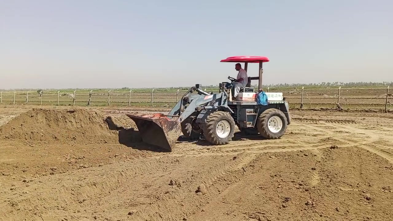 سلام عليكم شفل مسبوشي بطه حجم 500 مكينه جاهزه للعمل حداديه جديده رقم بغداد بسمي اتصال ***********
