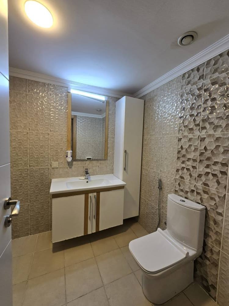 شقة الايجار في رويا تاورز اربع غرفة و صالة فارغ 
مساحة ٢٦٠ م 
*********** أربيل, العراق
