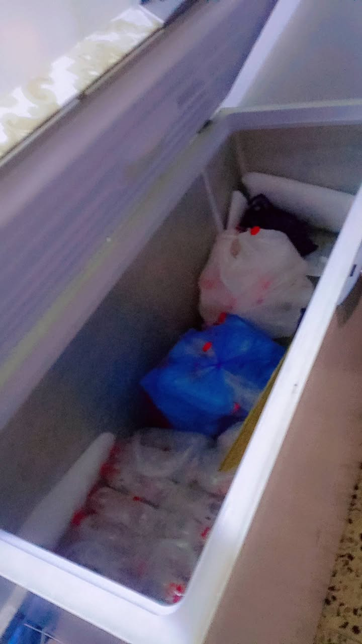 السلام عليكم مجمده للبيع نضيفه مال بيت مستعمله قليل كلش الحجم الكبير مكان بغداد مدينه الصدر السعر ب250 وبيها مجال للاستفسار ***********
