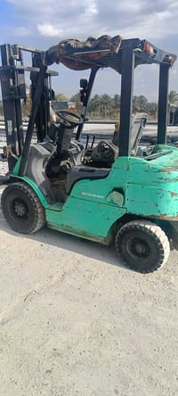 ميتسوبيشي 2004 • ٢.٥ طن • بنزين گير عادي