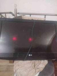 شاسة نوع الـ LG شغاله مابيها شي السعر بـ60 وبيها مجال  07742320180 معل...