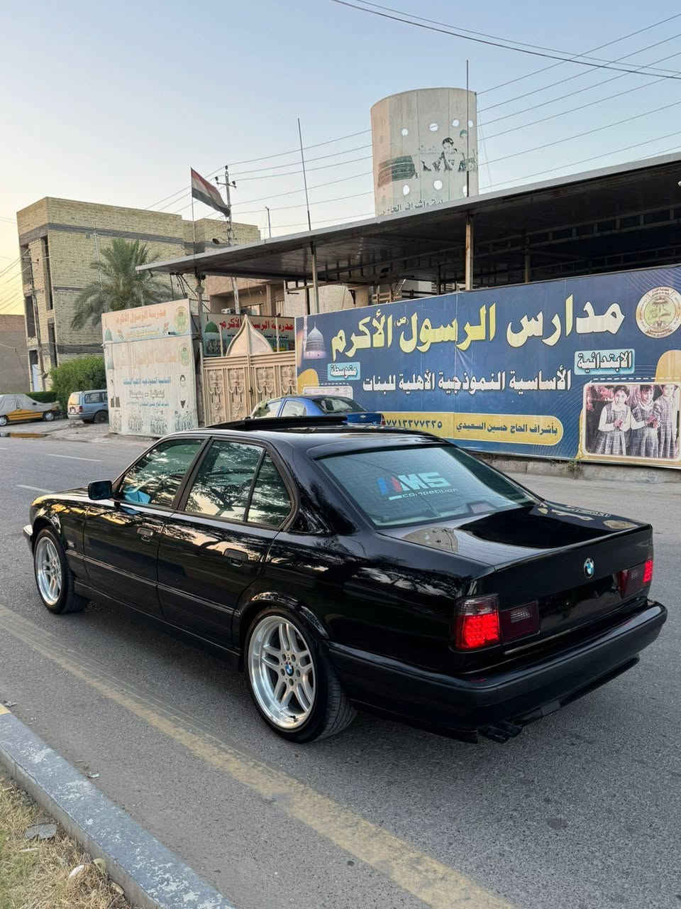 ٥٢٥ مسكر تك ڤانوص
اسود ملكي موديل ٩٣ اصل سلايت شغال السياره اصل مسكر مو مفتوح أو محورة رقم بغداد بسمي مشروع وطني منضومة تبريد جديده تبريد ثلج دعاميات M ويل M  ١٨ توزايز دوس مطريات M شقفة M دوس ترحيب M5 دبل ايرباك غرفة لونين كارتير حاوية ما مدوشمة بك لايت لد بجم دخاني مري منفصل بجم عريض مكينة كير جدد صدر امامي خلفي جديد  مصبوغة عام للجمالية السياره جاهزة السياره متعوب عليهة للبيع فقط
 السعر ٨٧ مكان السياره بغداد حي البنوك للاستفسار ***********
