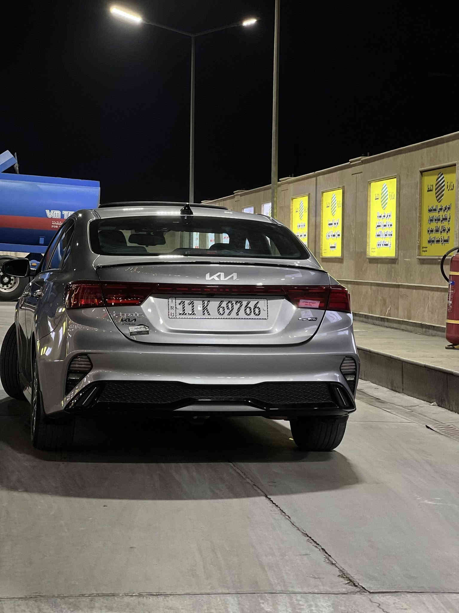 سلام وعليكم فورتي جيتي لاين فول مواصفات مديل 2024
محرك 2000 دوش رقم بغداد بأسمي تحويل ثاني يوم ترقيم جديد 
السياره ماشيه 13
المواصفات 🩶
فتحه 
سياقه ذاتيه 
مثبت سرعه 
رادار خلفي 
رادار امامي 
رادار جانبي 
اشاير مري
بصمه تشغيل 
بصمه أبواب 
بصمه صندوق
بصمه هند ابريك 
+AUTO HOLD
كشنات جلد 
مع تبريد +تدفئه مقاعد 
+تحكمات كشنات كهرباء 
انضمه اسبورت +نورمال +سمارت
شاشه تدعم كار بلي +كامرتين
تبريد خلفي خانتين 
شاحن لاسلكي 
+يوأس بي مع مخرج خلفي

حادث السياره فقط حافه البنيت وحافه الجاملغ ومعمر نفسه بدون دواخل مابيهه اي تبديل السياره ليبل واحد صور الحادث مرفوقه مع النشر 

مكان السياره بغداد 
رقم الهاتف       ***********

السعر السياره 185🩶🩶
