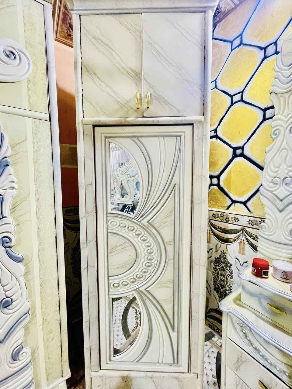 غرفه عراقيه تسكام  مشترينه مليونين ونص نريده مليون وربع غرفه ضخمه كلش رجآ مو شراي لا يتصل ***********
