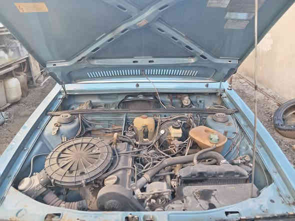 سياره برازيلي موديل 86 بلاديه بدون صبغ 
سعر ٣٥ وبيه مجال
للاتصال ***********
غير متواجد فيس بغداد
