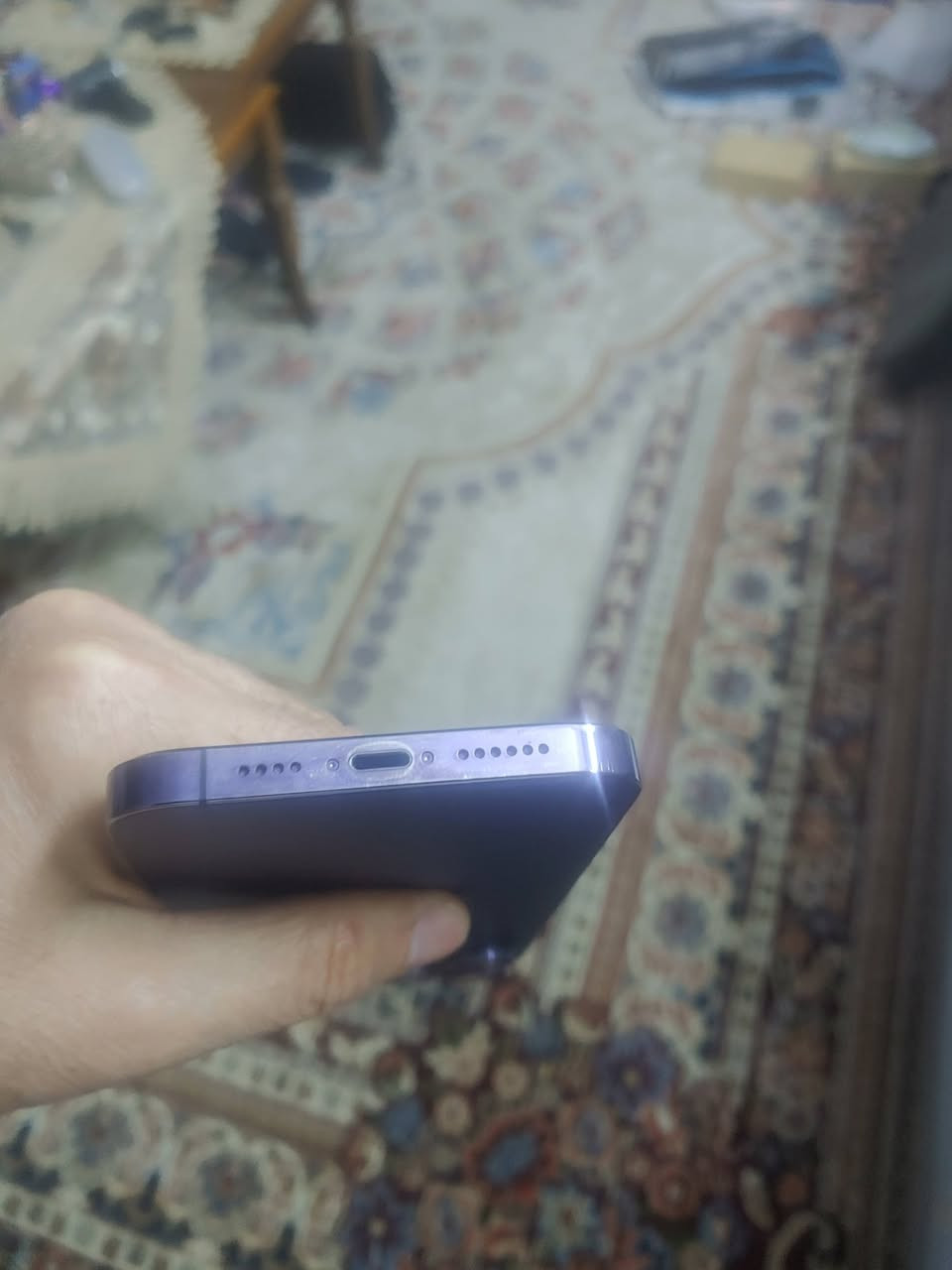 ايفون 14 بروماكس لون بنفسجي ماستر نظيف  ذاكره 256 وياه كارتونته فقط بطارية 77 سعره  700 قفل للاتصال ***********
