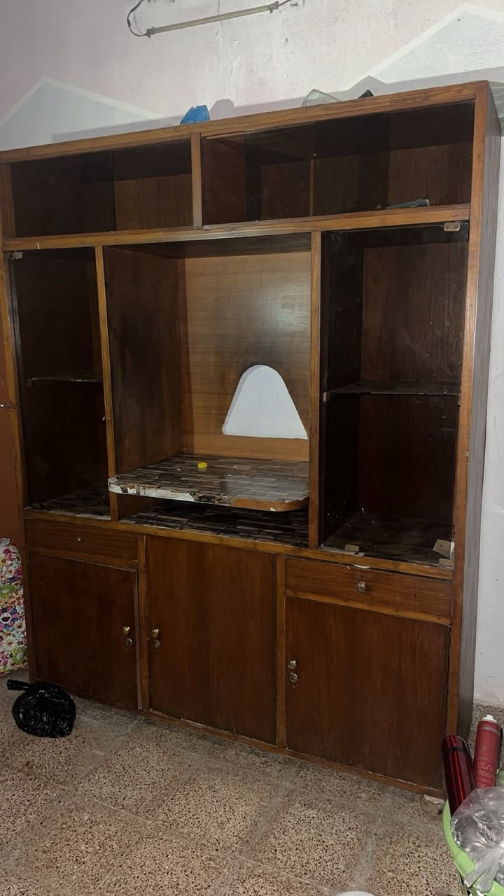 كنتور ومعرض للبيع كنتور ب ١٠٠ والمعرض ب ٥٠ 
لمكان شهداء البياع


**إذا كنت صاحب هذا الإعلان وتريد حذفه لأي سبب، رجاءا أرسل رسالة إلى الدعم الفني**