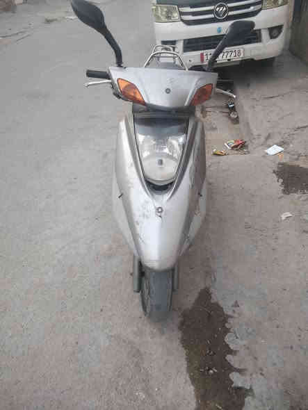 سلام عليكم دراجه بريز للبيع كلها بلاديه كهربائيات كلها شغاله نكره سلف وهندر بس بيهة خيط تبخير من تحمه تكطع وفشكه برغي واحد سالنصه ملحوم سعر 450 بيها مجال حك لجيه. مكاني بغداد مدينه الصدر الورفلي هذ رقمي ***********
