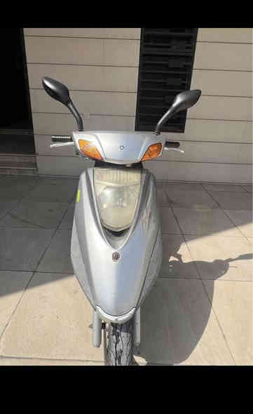 سلام عليكم  دراجه بريز 140 
دراجه مكينه خرسه مامفتوحه ابد 
لانضوح ولاتبخير برغي ممفتوح بيها الدراجه 
شلعه معدل كابريتر اصلي ممبدل  كفرات كلها مختمه  نكره سلف +هندر. ماشيها18الف. نقصها فقط  لاستاند التعليك مكاني العطيفيه ***********
