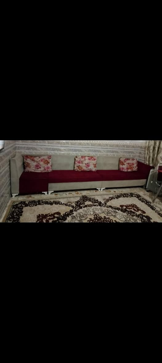 ديوان 10 مقعد 7 متر نضيف سعرة 150 الف مستعجل ع البيع بغداد الرئاسة ***********
