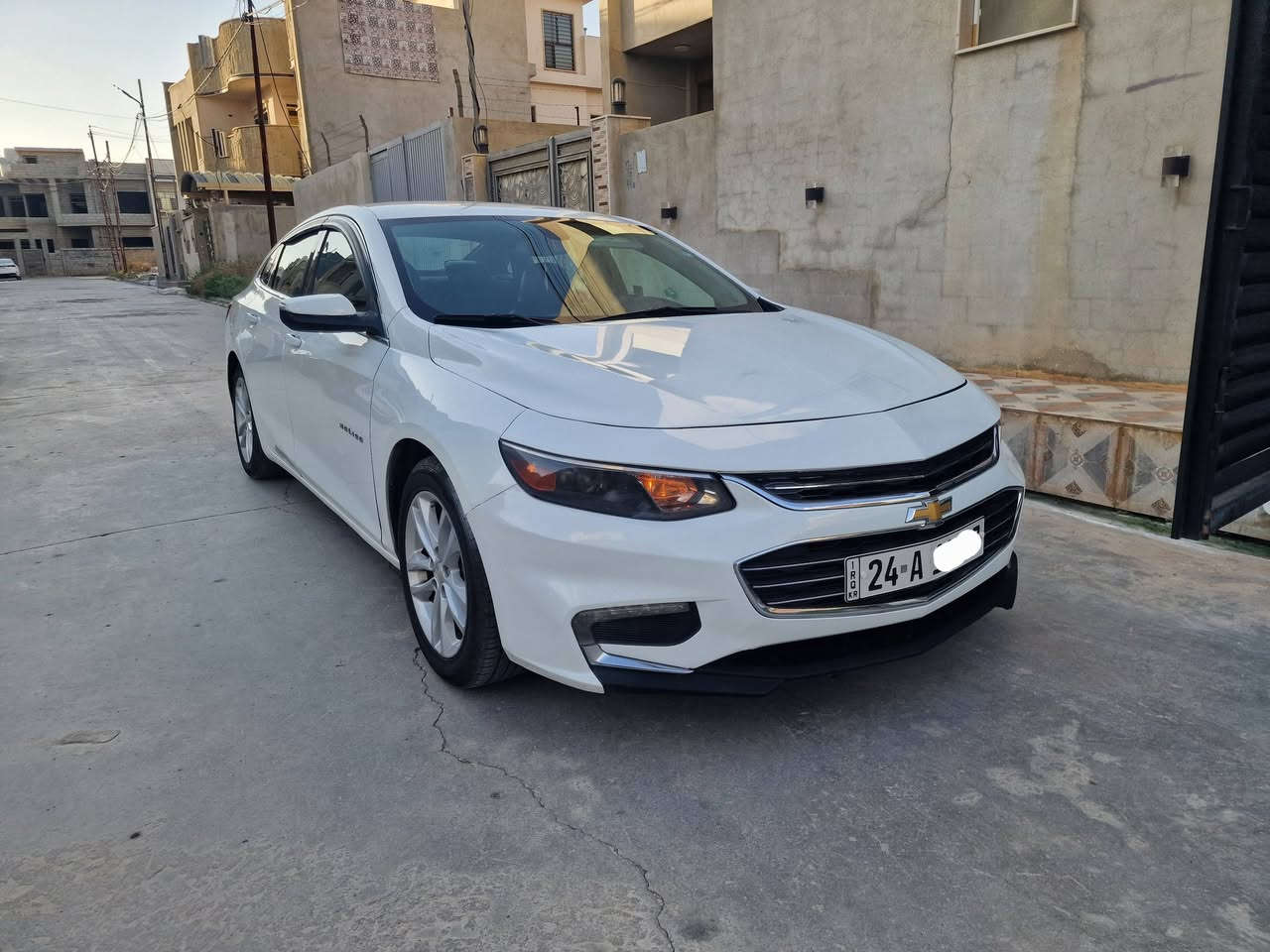 ماليبو لون ابيض مواصفات Lt موديل ٢٠١٦ رقم دهوك دولي سنويه وارقام وهزه جديد محرك وكير وتبريد وصدر وتايرات كلهم بشرط..ترايك وين يعجبك بيها مكانات صبغ وبجم كبس بدون دواخل حادث امريكا فقط..مكان السياره موصل ايسر ***********
