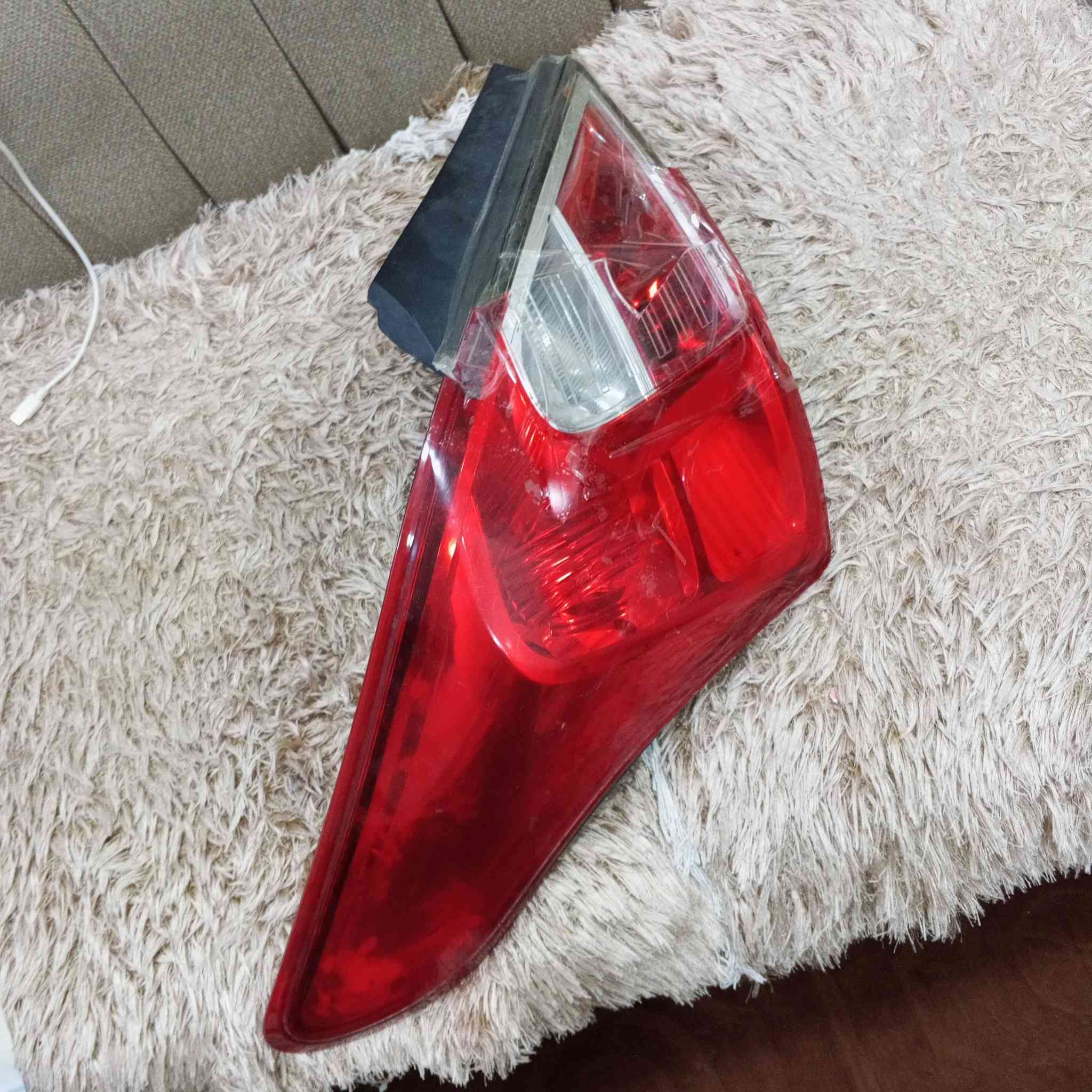 لبيع بك لايت نيسان صني موديل 2019 بي ضرر بسيط بسعر مناسب ***********  جهة اليسرى سعر 15 الف
