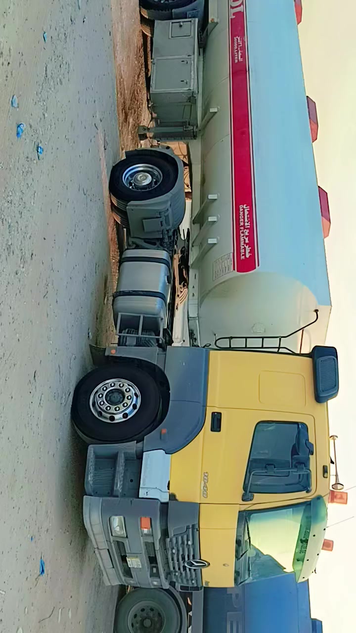 اكسور موديل ٢٠٠٣ صهريج
طوناج جي بي اس كامل 
السعر ( ٢٦٠ ) وبيها مجال 
***********   كورك
***********   اسيا
